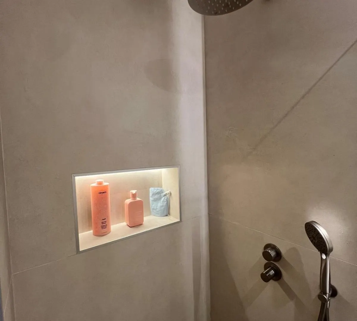 2 Room Apartment - 16Th Paris
