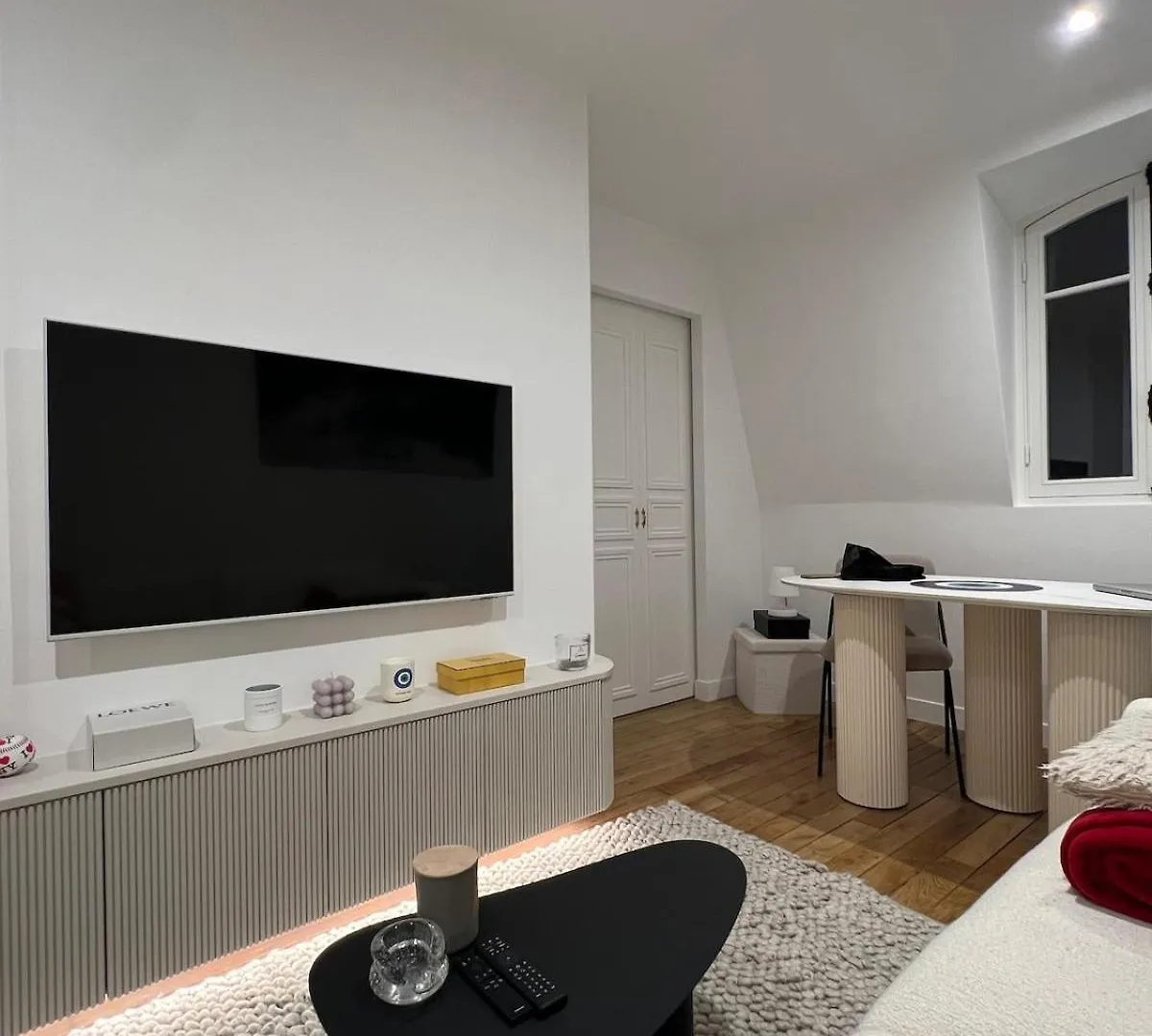 2 Room Apartment - 16Th Paris 0*,  France